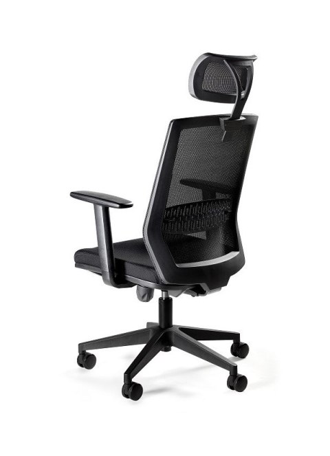 Ergonomiczny fotel biurowy ESTA czarny UNIQUE Ergonomiczny fotel biurowy ESTA czarny UNIQUE