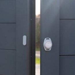 Yale Inteligentny sterownik do garażu 1x Smart Opener , 1x Door Position Sensor, 1x Magnes, 2x Dodatkowy kabel, 2x Taśma instala Yale