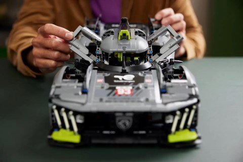 LEGO Technic 42156 PEUGEOT 9X8 24H Le Mans Hybrid LEGO Technic 42156 PEUGEOT 9X8 24H Le Mans Hybrid