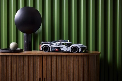 LEGO Technic 42156 PEUGEOT 9X8 24H Le Mans Hybrid LEGO Technic 42156 PEUGEOT 9X8 24H Le Mans Hybrid
