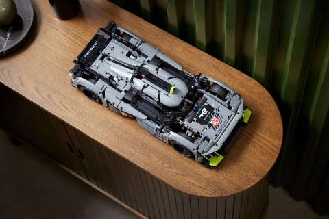 LEGO Technic 42156 PEUGEOT 9X8 24H Le Mans Hybrid LEGO Technic 42156 PEUGEOT 9X8 24H Le Mans Hybrid