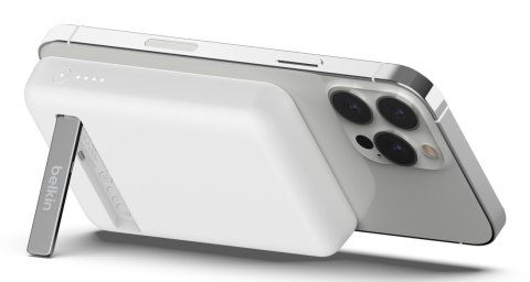Powerbank bezprzewodowy Belkin BoostCharge Magnetic Wireless Power Bank 5K + Stand MagSafe Compatible 5000mAh 7,5W White Belkin Powerbank bezprzewodowy Belkin BoostCharge Magnetic Wireless Power Bank 5K + Stand MagSafe Compatible 5000mAh 7,5W White Belkin
