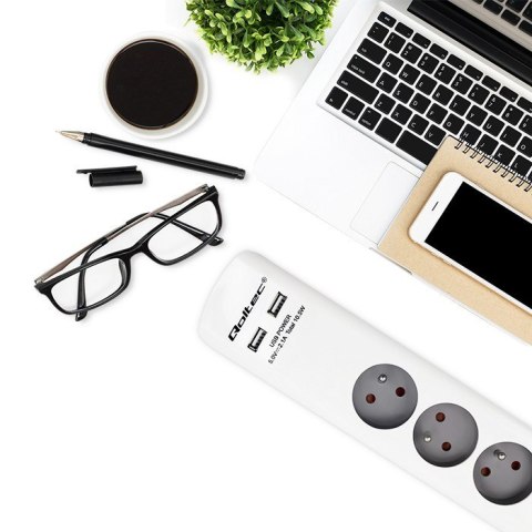 QOLTEC LISTWA ZASILAJĄCA ANTYPRZEPIĘCIOWA | 6 GNIAZD | 2 X USB | 1.8M | BIAŁO-SZARA Qoltec QOLTEC LISTWA ZASILAJĄCA ANTYPRZEPIĘCIOWA | 6 GNIAZD | 2 X USB | 1.8M | BIAŁO-SZARA Qoltec