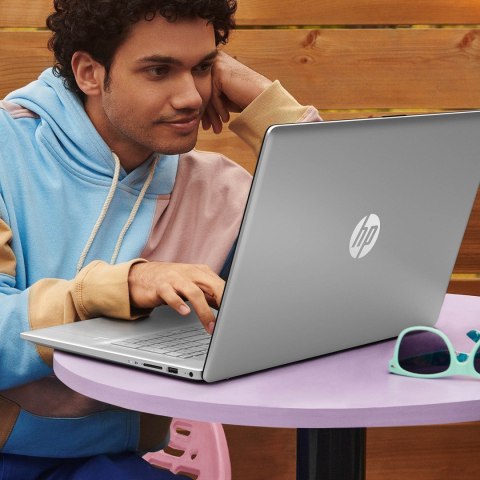 HP 17-CN2068CL i5-1235U 17.3" FHD AG 8GB SSD512 BT BLKB FPR Win11 Natural Silver (REPACK) 2Y Hewlett-Packard HP 17-CN2068CL i5-1235U 17.3" FHD AG 8GB SSD512 BT BLKB FPR Win11 Natural Silver (REPACK) 2Y Hewlett-Packard