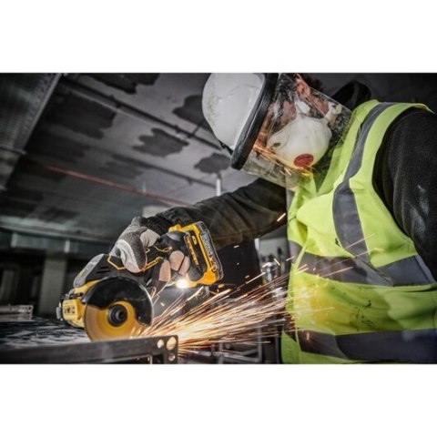 Pilarka tarczowa 18V b/aku 76mm DEWALT DCS438N DeWalt Pilarka tarczowa 18V b/aku 76mm DEWALT DCS438N DeWalt