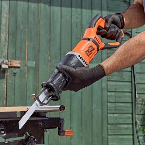 Piła szablasta BES301K-QS BLACK+DECKER BLACK+DECKER Piła szablasta BES301K-QS BLACK+DECKER BLACK+DECKER