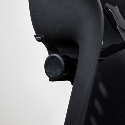 URBAN IKI Tylny fotelik U-me Easyfix NA BAGAŻNIK kolor BLACK/BLACK Urban Iki URBAN IKI Tylny fotelik U-me Easyfix NA BAGAŻNIK kolor BLACK/BLACK Urban Iki