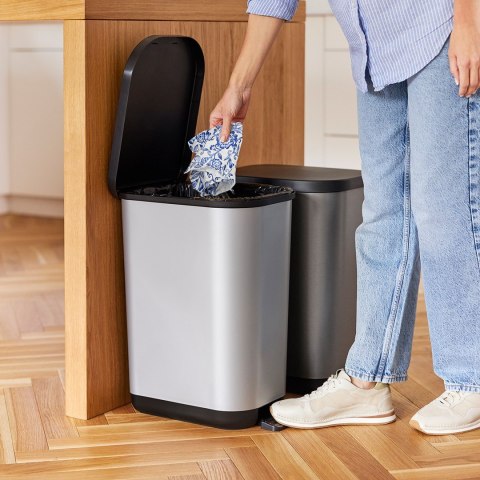 Rotho kosz na śmieci z pedałem RIBO srebrny 35L Rotho Rotho kosz na śmieci z pedałem RIBO srebrny 35L Rotho