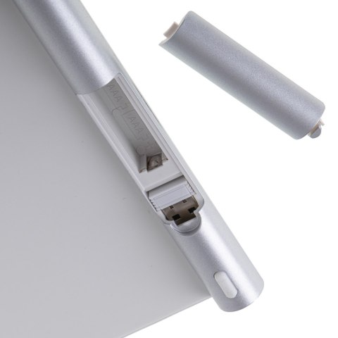Kik Sp. z o. o. Sp. k. Klawiatura bezprzewodowa bluetooth Smart TV srebrna Kik Sp. z o. o. Sp. k. Klawiatura bezprzewodowa bluetooth Smart TV srebrna