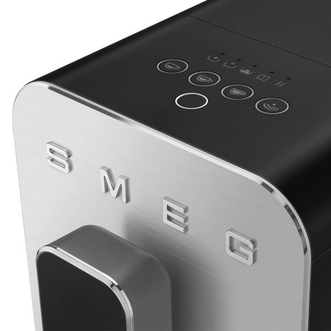 Ekspres ciśnieniowy SMEG BCC12BLMEU SMEG Ekspres ciśnieniowy SMEG BCC12BLMEU SMEG