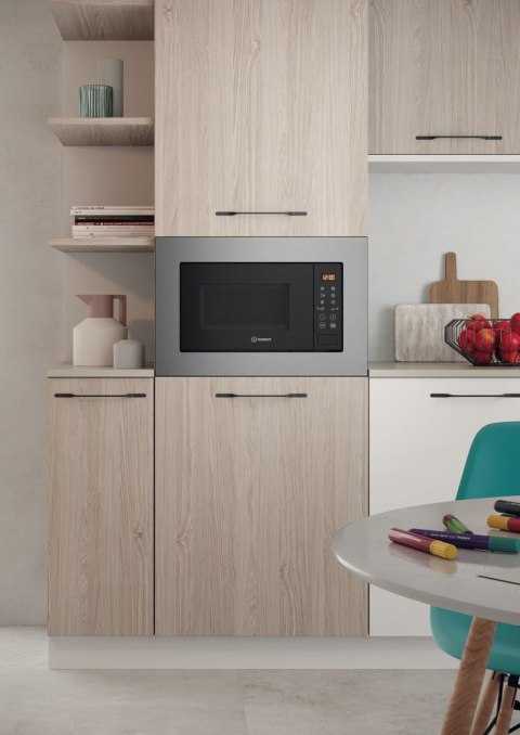 Kuchenka mikrofalowa INDESIT MWI 120 GX Indesit Kuchenka mikrofalowa INDESIT MWI 120 GX Indesit