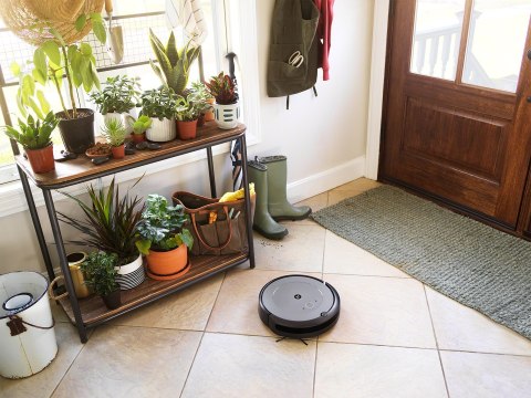 Robot sprzątający iRobot Roomba i1+ (i1556) IROBOT Robot sprzątający iRobot Roomba i1+ (i1556) IROBOT