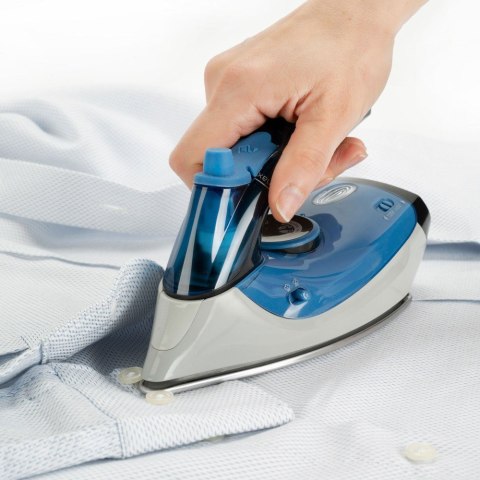 Żelazko turystyczne Black+Decker BXIR1000E (1000W; niebiesko-srebrny) BLACK+DECKER Żelazko turystyczne Black+Decker BXIR1000E (1000W; niebiesko-srebrny) BLACK+DECKER