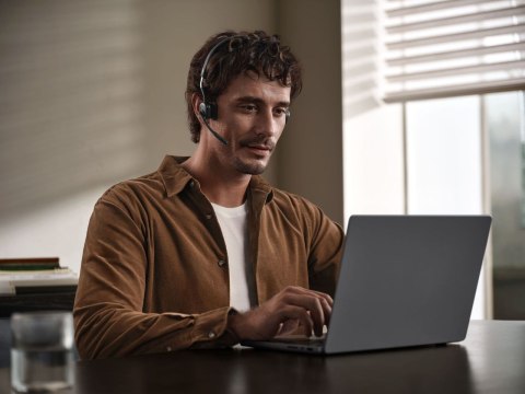 Słuchawki bezprzewodowe kostne Shokz OpenMeet mic-ANC USB-C + adapter USB-A czarne SHOKZ Słuchawki bezprzewodowe kostne Shokz OpenMeet mic-ANC USB-C + adapter USB-A czarne SHOKZ