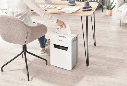 Leitz Niszczarka IQ Protect Premium 8X, P4, 8 kartek, 14 l kosz LEITZ Leitz Niszczarka IQ Protect Premium 8X, P4, 8 kartek, 14 l kosz LEITZ
