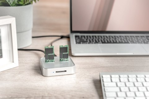 DIGITUS STACJA DOKUJĄCA DO SSD M.2 NVME + M.2 SATA Z CZYTNIKIEM KART SD EXPRESS, USB-C DA-71546 DIGITUS DIGITUS STACJA DOKUJĄCA DO SSD M.2 NVME + M.2 SATA Z CZYTNIKIEM KART SD EXPRESS, USB-C DA-71546 DIGITUS
